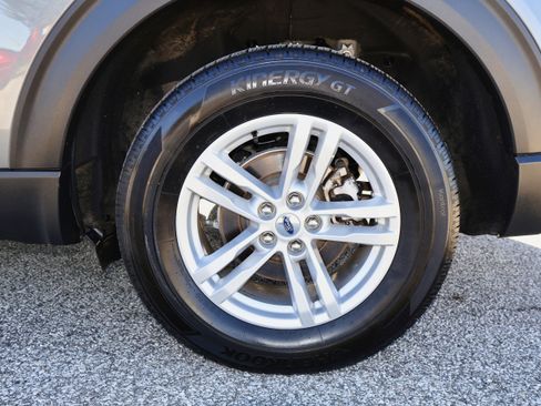 Used 2024 Ford Explorer XLT w/ Equipment Group 202A image 30