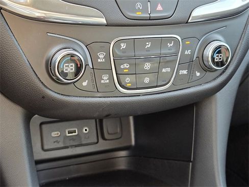 Certified 2023 Chevrolet Equinox LT image 34