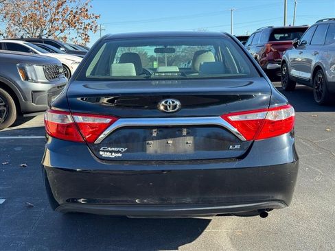 Used 2017 Toyota Camry LE image 4