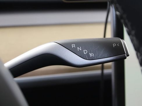 Used 2025 Tesla Model Y Long Range image 7