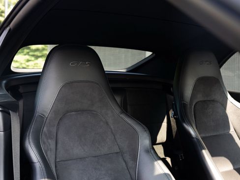 Used 2017 Porsche 911 Carrera GTS RWD image 2