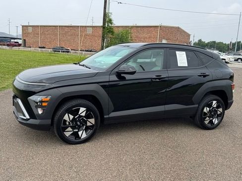 Used 2025 Hyundai Kona SEL AWD/4WD image 3