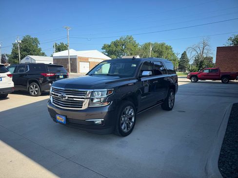 Used 2017 Chevrolet Tahoe Premier AWD/4WD image 3