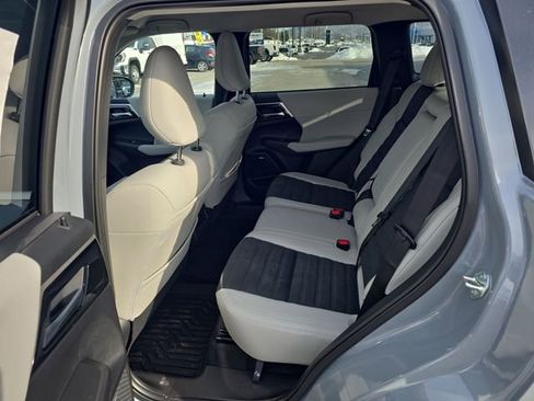 New 2026 Mitsubishi Outlander SE image 10