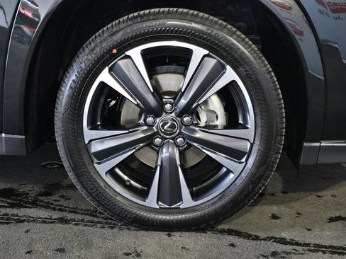 New 2026 Lexus UX 300h FWD image 4