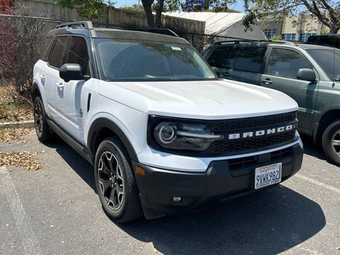 Used 2025 Ford Bronco Sport Outer Banks w/ Outer Banks Tech Package+ AWD/4WD image 1