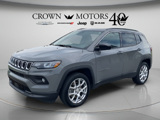Used 2023 Jeep Compass Latitude AWD/4WD image 1