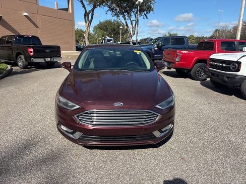 Used 2017 Ford Fusion SE w/ Fusion SE Technology Package image 2
