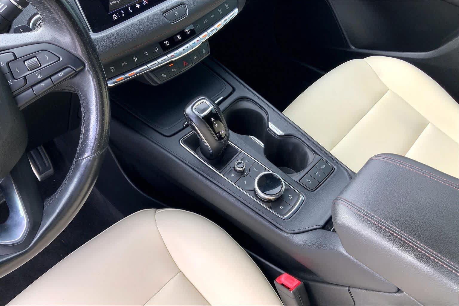 Used 2019 Cadillac XT4 Sport w/ Cold Weather Package AWD/4WD image 31
