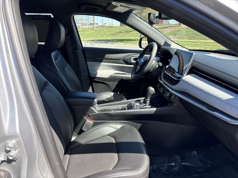 Used 2023 Jeep Compass Latitude image 23