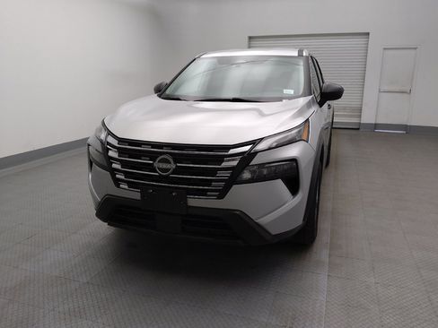 Used 2024 Nissan Rogue S AWD/4WD image 15