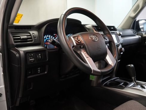 Used 2019 Toyota 4Runner SR5 image 6