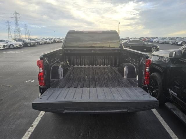 Used 2022 Chevrolet Silverado 1500 Custom RWD image 2