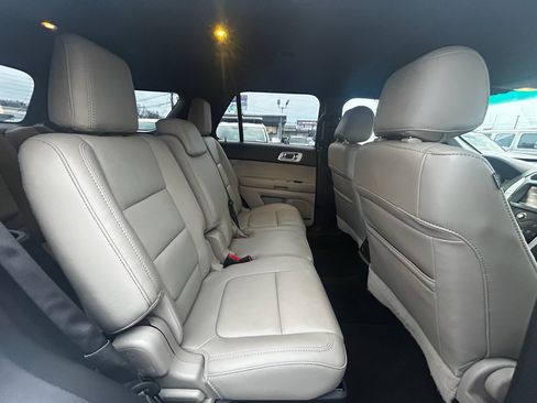 Used 2014 Ford Explorer XLT w/ Equipment Group 202A image 22