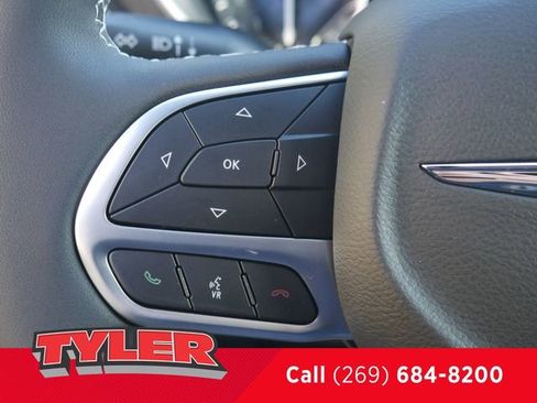 New 2026 Chrysler Pacifica Select image 28