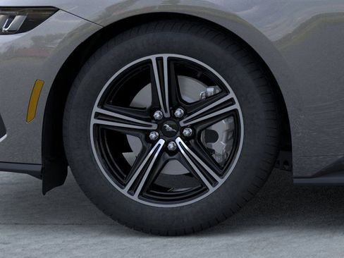 Used 2025 Ford Mustang Premium image 19