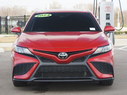 Used 2024 Toyota Camry SE image 23