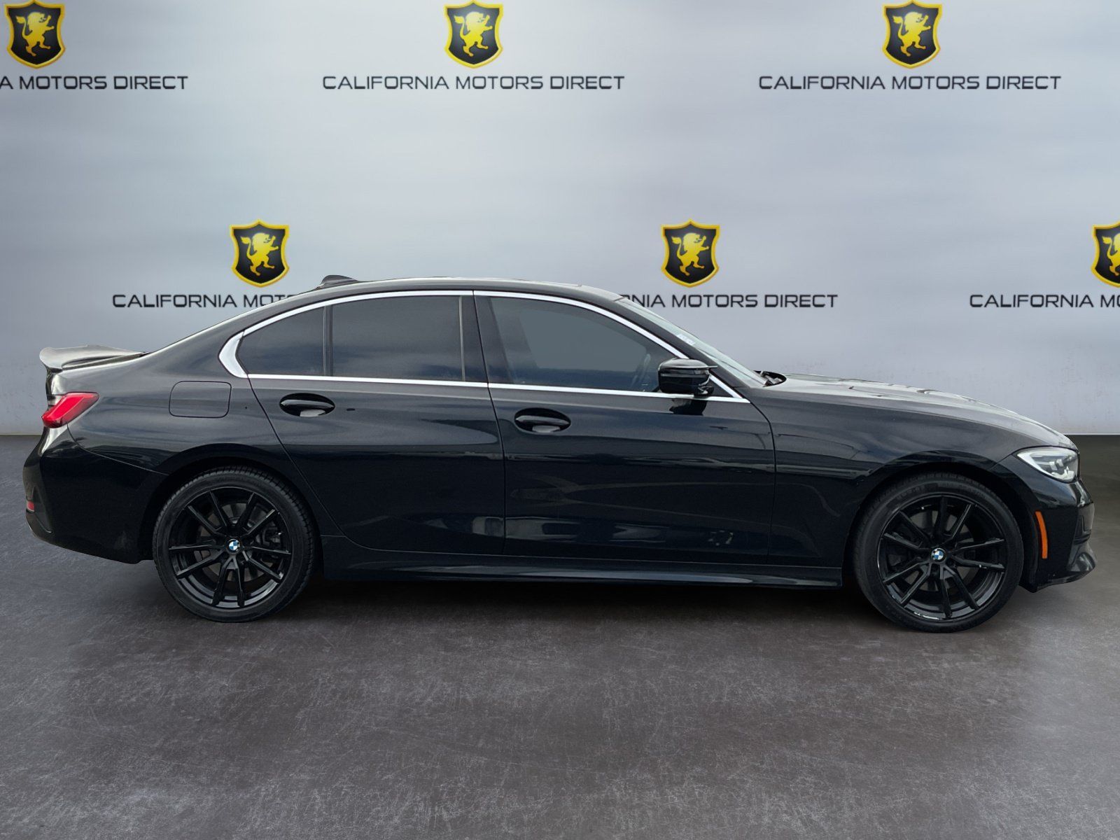 Used 2021 BMW 330i Sedan w/ Driving Assistance Package RWD image 3
