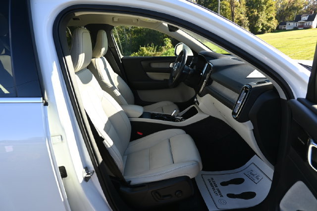Used 2020 Volvo XC40 T5 Inscription w/ Protection Package AWD/4WD image 19