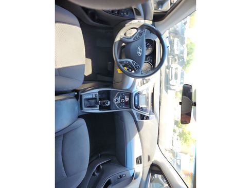 Used 2015 Hyundai Elantra SE w/ Option Group 02 FWD image 13