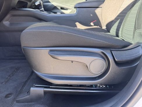 Certified 2025 Kia Sorento LX image 18