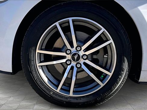 Used 2016 Ford Mustang Coupe image 9