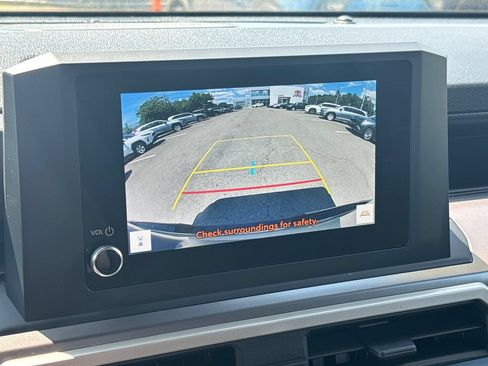Used 2025 Toyota Tacoma SR5 AWD/4WD image 22