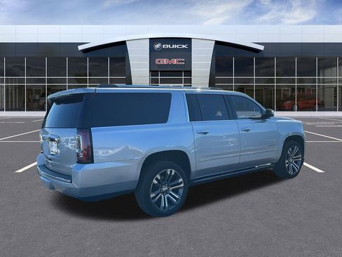 Used 2020 GMC Yukon XL Denali w/ Denali Ultimate Package image 5