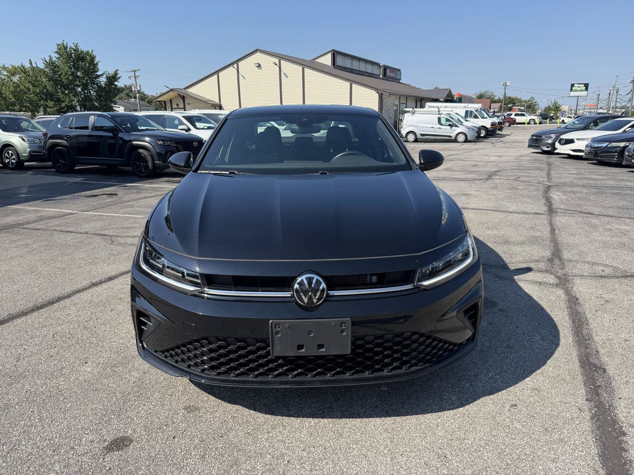 Used 2025 Volkswagen Jetta Sport FWD image 3