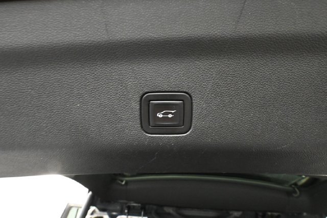 Used 2022 Chevrolet Suburban LT w/ Luxury Package AWD/4WD image 37