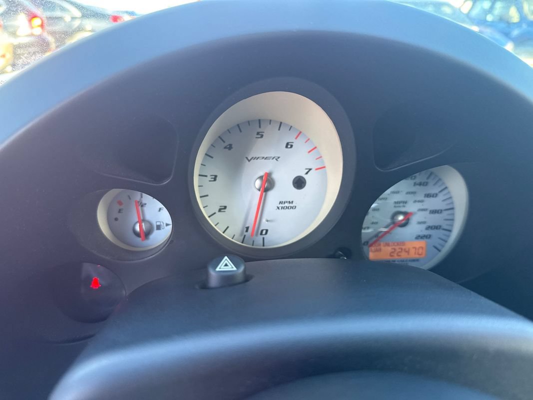 Used 2004 Dodge Viper SRT-10 RWD image 23