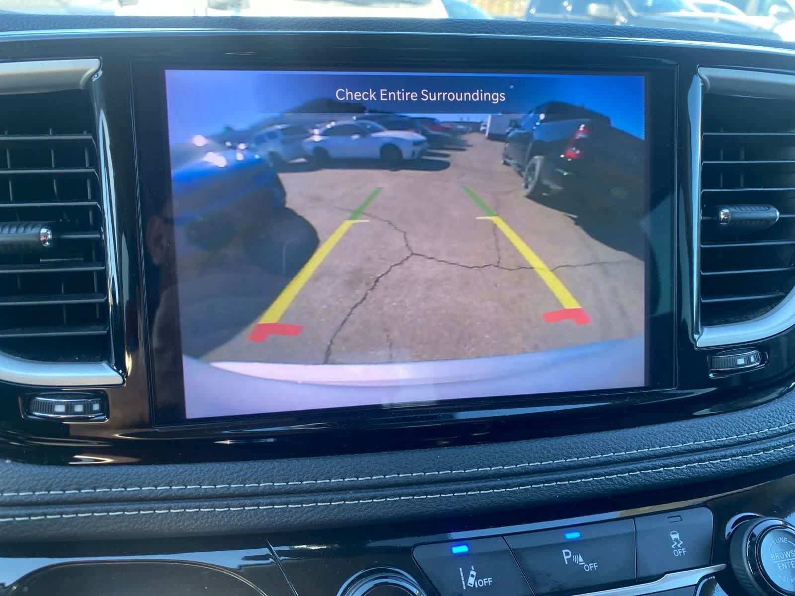 Used 2024 Chrysler Pacifica Limited FWD image 17