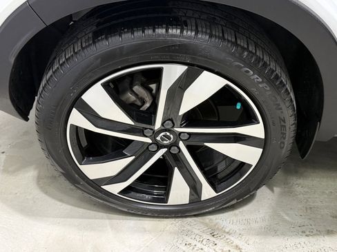 Used 2024 Volvo XC40 B5 Ultimate w/ Protection Package Premier image 8