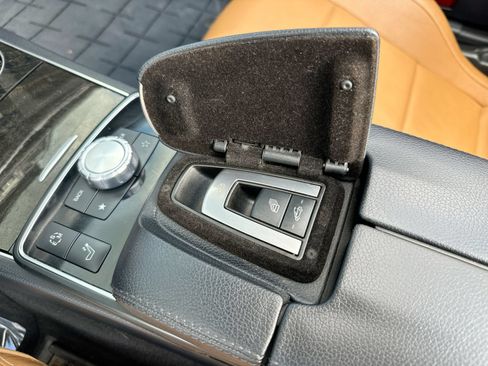 Used 2014 Mercedes-Benz E 350 Cabriolet image 22