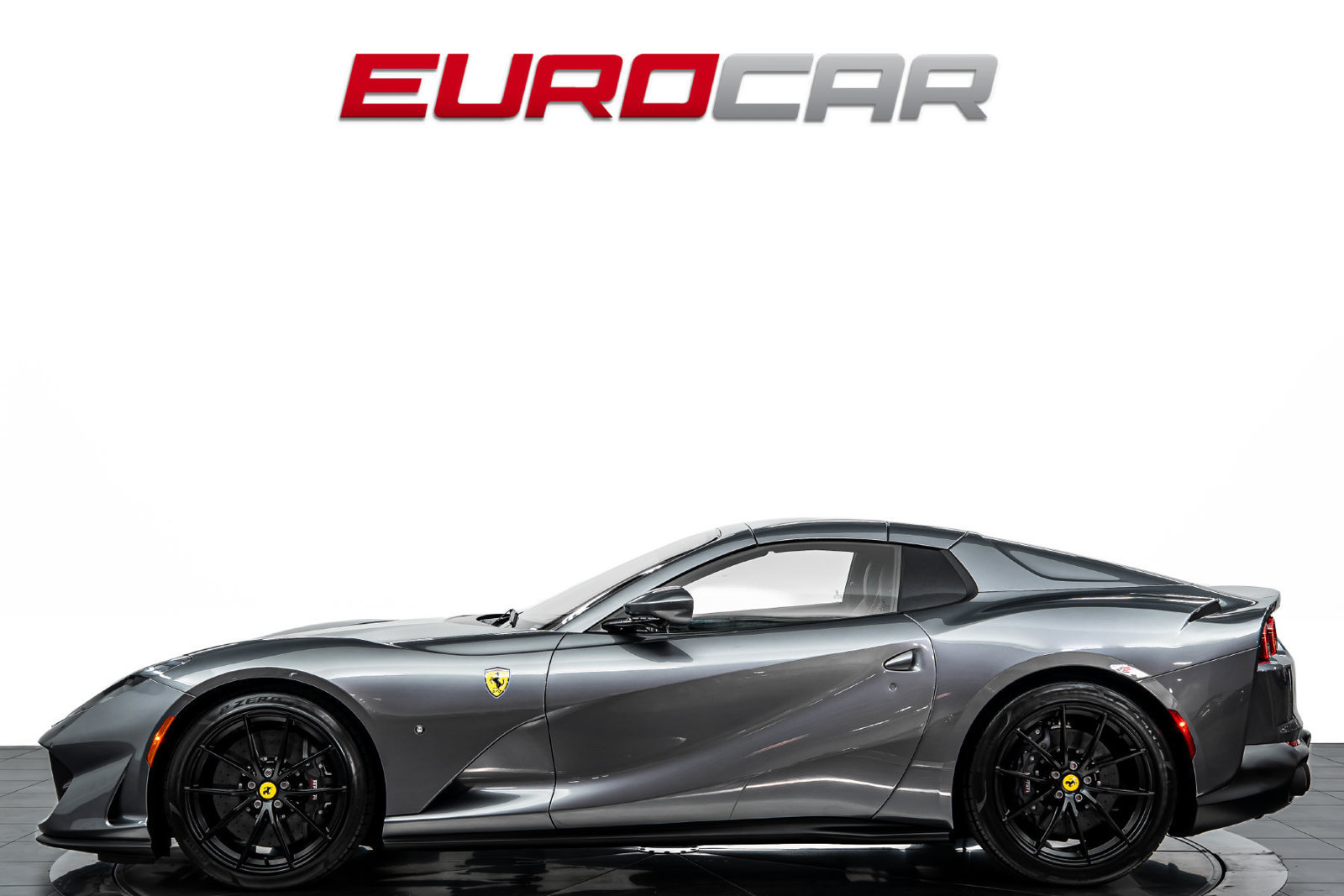Used 2022 Ferrari 812 GTS RWD image 3