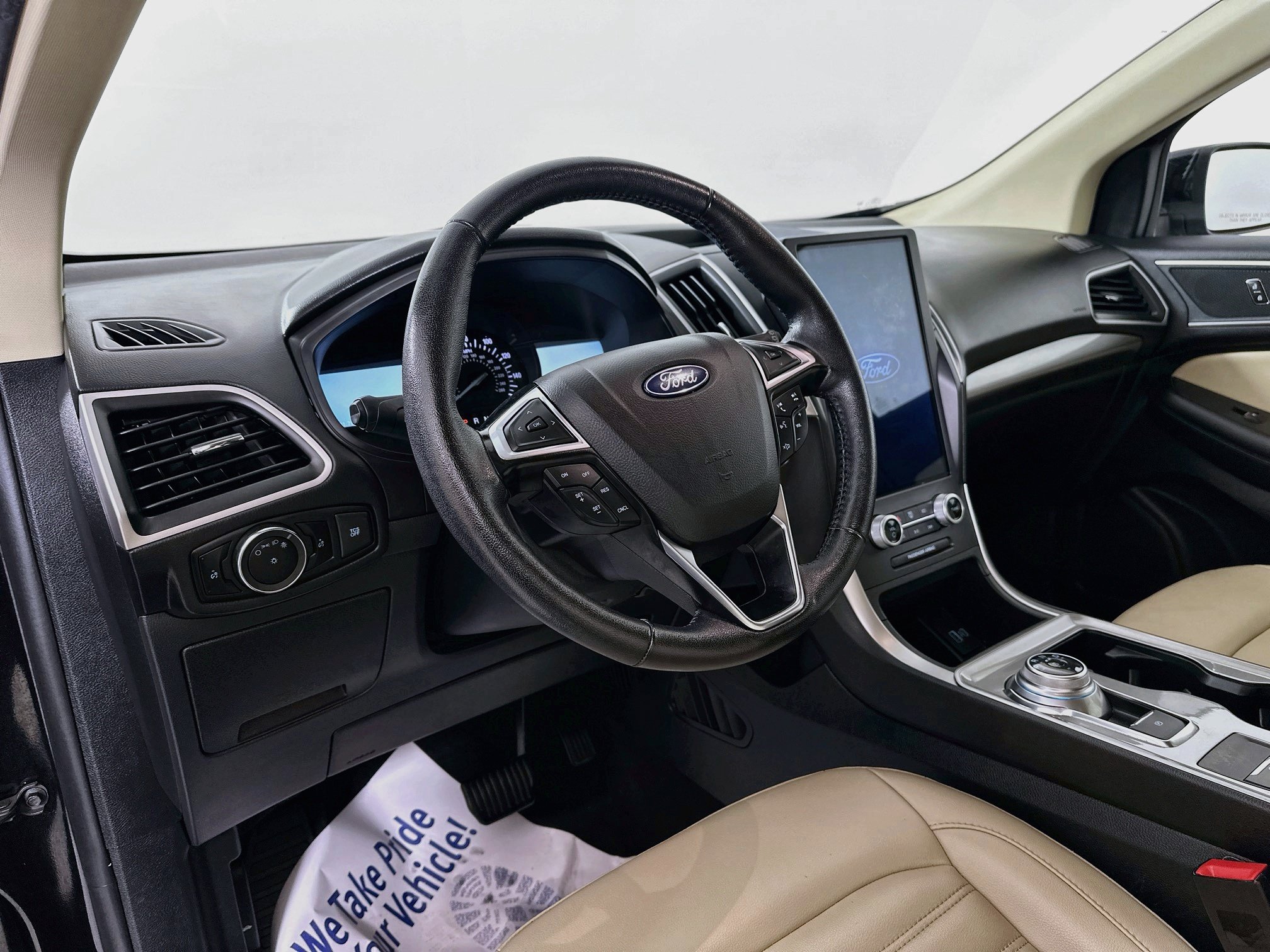 Used 2024 Ford Edge SEL AWD/4WD image 9