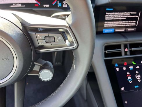 Used 2025 Porsche Taycan image 28