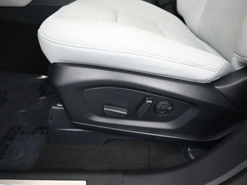 Used 2025 Ford Explorer Platinum w/ Ultimate Package AWD/4WD image 10
