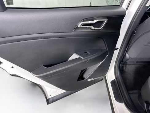 Used 2026 Kia Sportage LX image 24