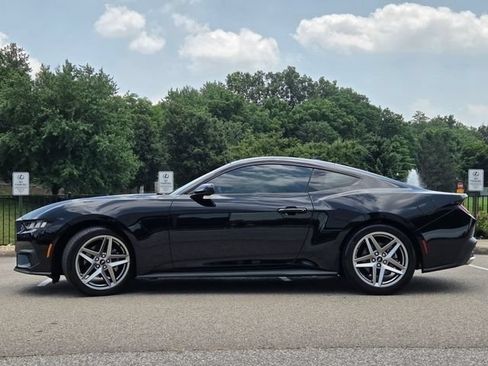 Used 2024 Ford Mustang Coupe RWD image 21