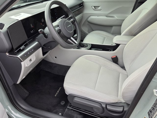 Used 2025 Hyundai Kona SE FWD image 9