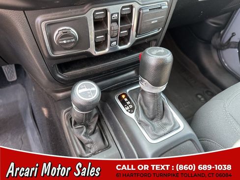 Used 2023 Jeep Wrangler Unlimited Sport AWD/4WD image 21