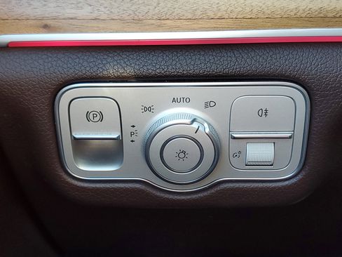 Used 2023 Mercedes-Benz GLS 450 4MATIC image 36