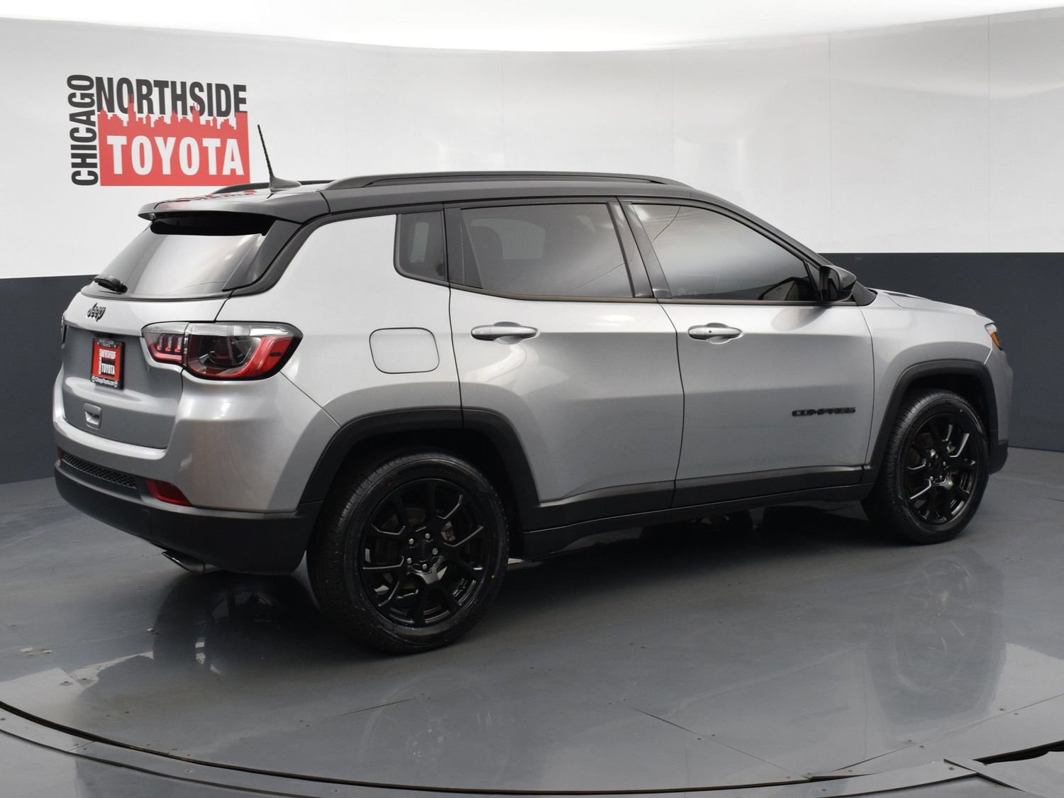 Used 2022 Jeep Compass Latitude w/ Convenience Group FWD image 4