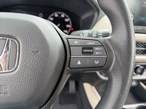 Certified 2025 Honda HR-V LX image 17