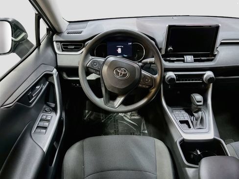 Used 2025 Toyota RAV4 LE AWD/4WD image 21