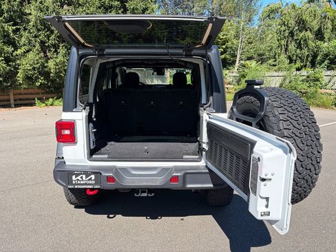 Used 2025 Jeep Wrangler Unlimited Rubicon AWD/4WD image 7