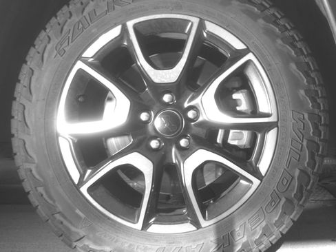 Used 2025 Jeep Compass Trailhawk AWD/4WD image 13