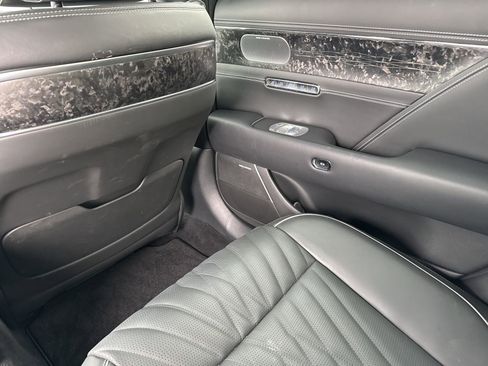 Used 2025 Genesis G90 3.5T image 14