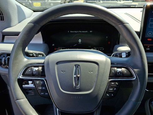 Used 2022 Lincoln Nautilus Reserve AWD/4WD image 19